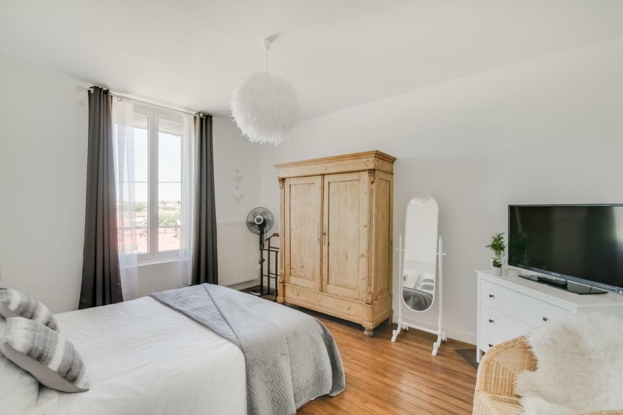 Maison Qui S'Y Frotte S'Y Pique Robert-Espagne Kültér fotó